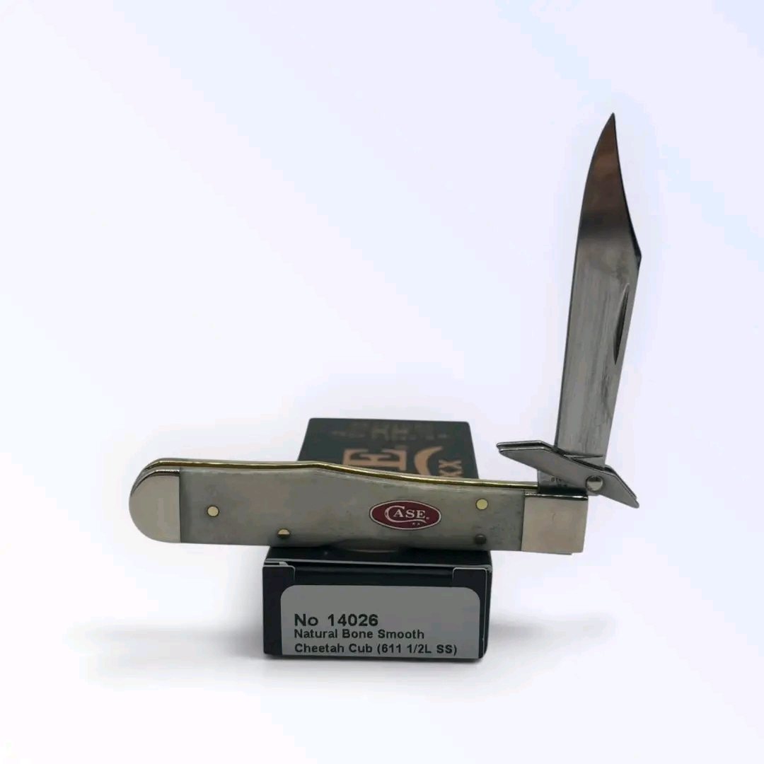 Case XX No. 14026 Smooth Natural Bone Cheetah Cub Swing Guard Knife (611 1/2L SS) - Brand New In Box Case XX Knife